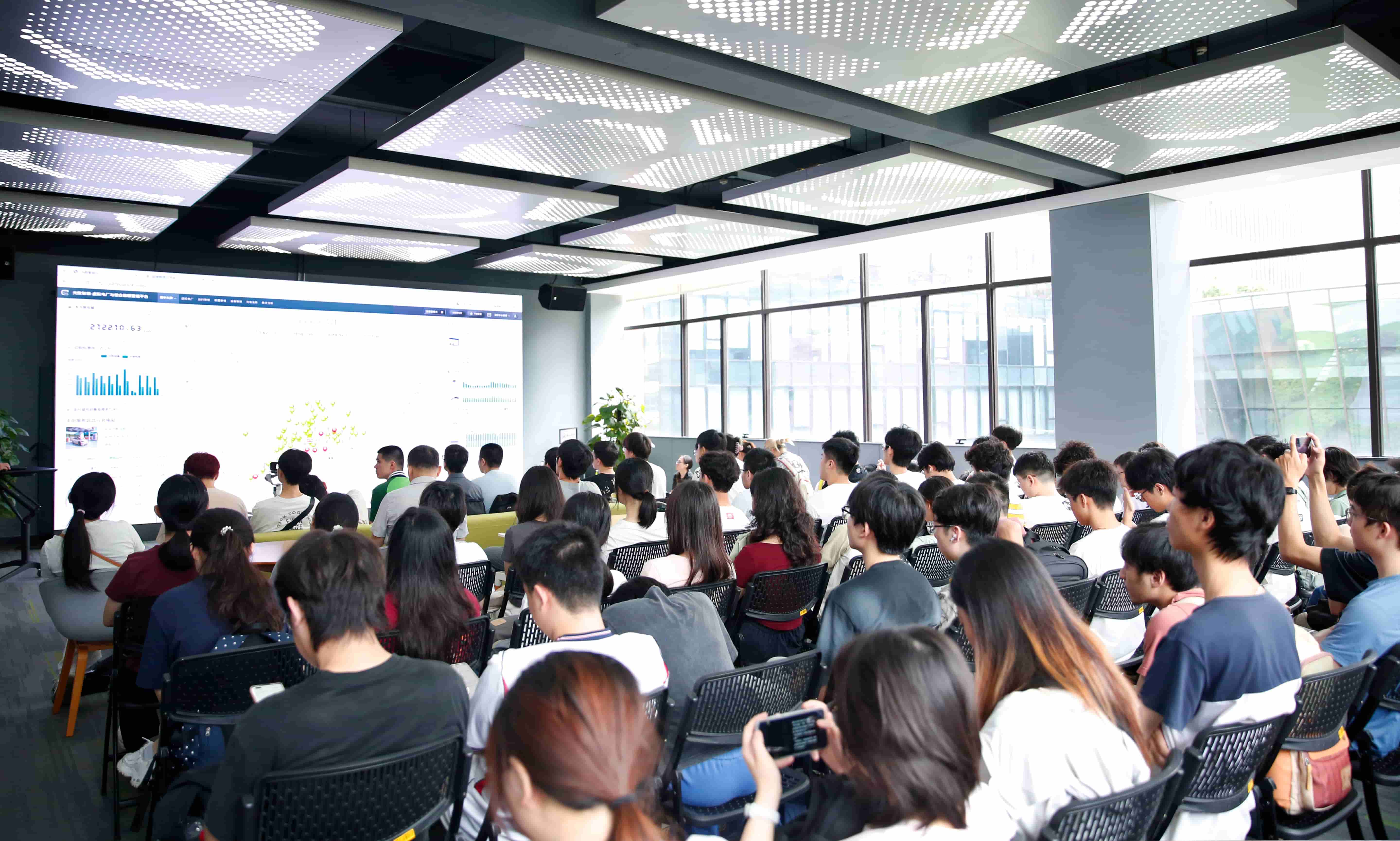 深化校企协同创新,赋能新型电力系统建设丨华南理工大学师生走进永利3044noc电气开展产学研交流活动